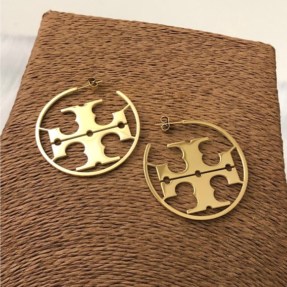 AUTHENTIC TORY BURCH HOOP LOGO EARRINGS! At a throwaway pr… - Picture 2 of 2